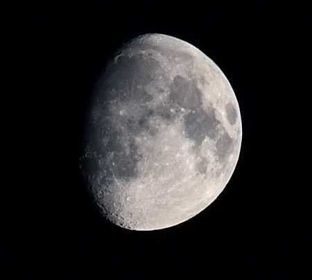 20071022moon.jpg